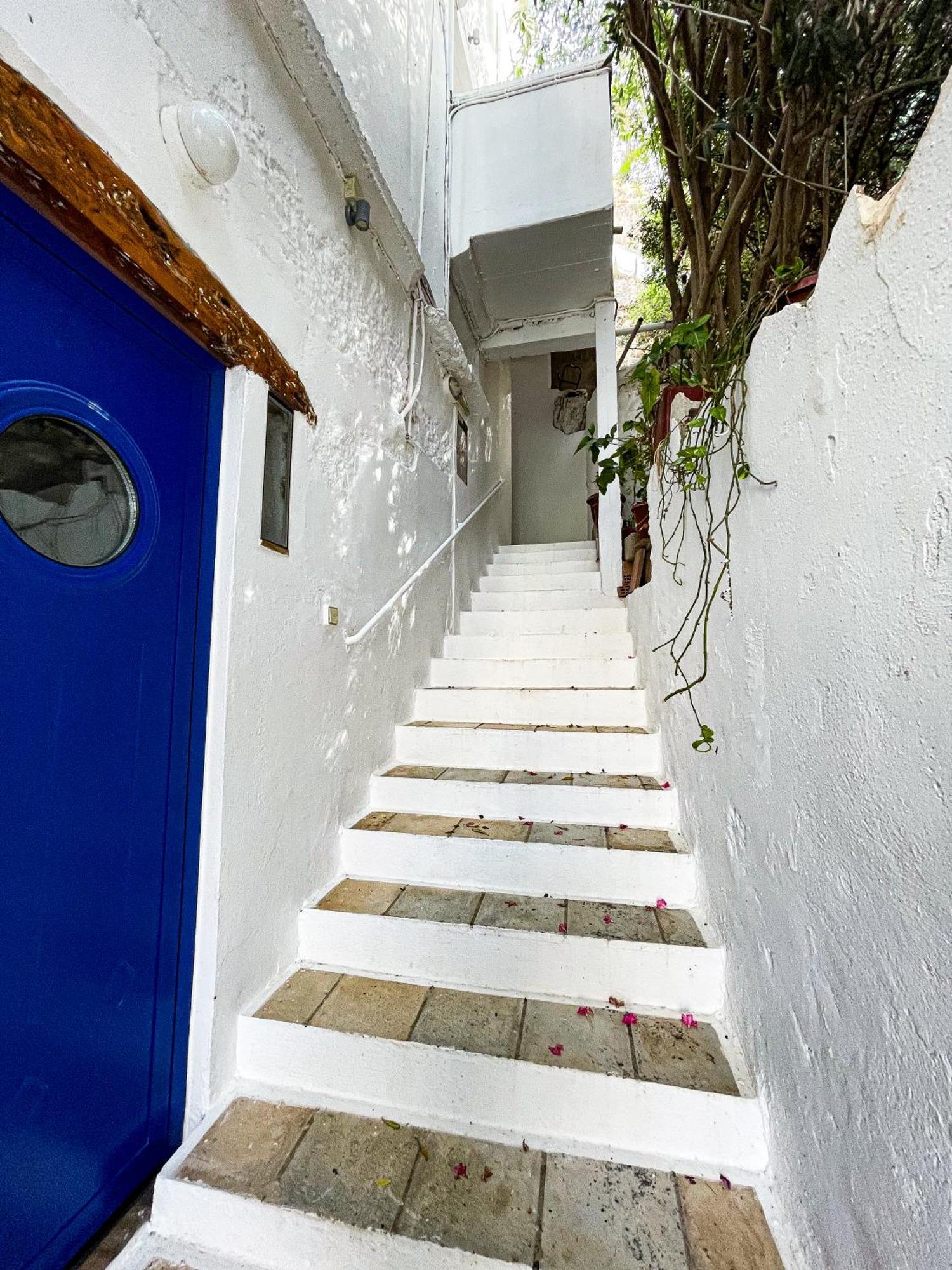 The Blue House Hotel Loutro Exterior photo