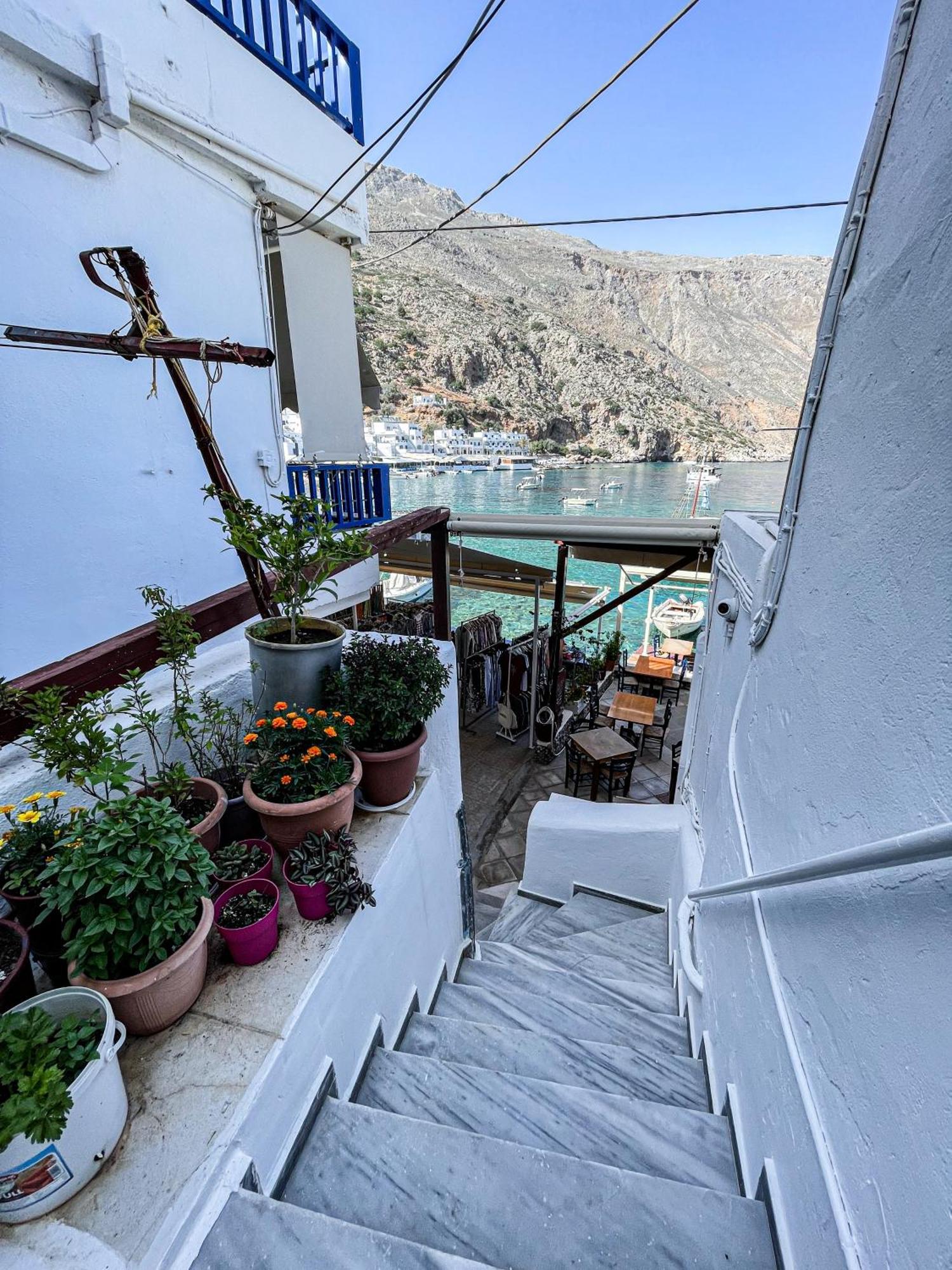 The Blue House Hotel Loutro Exterior photo