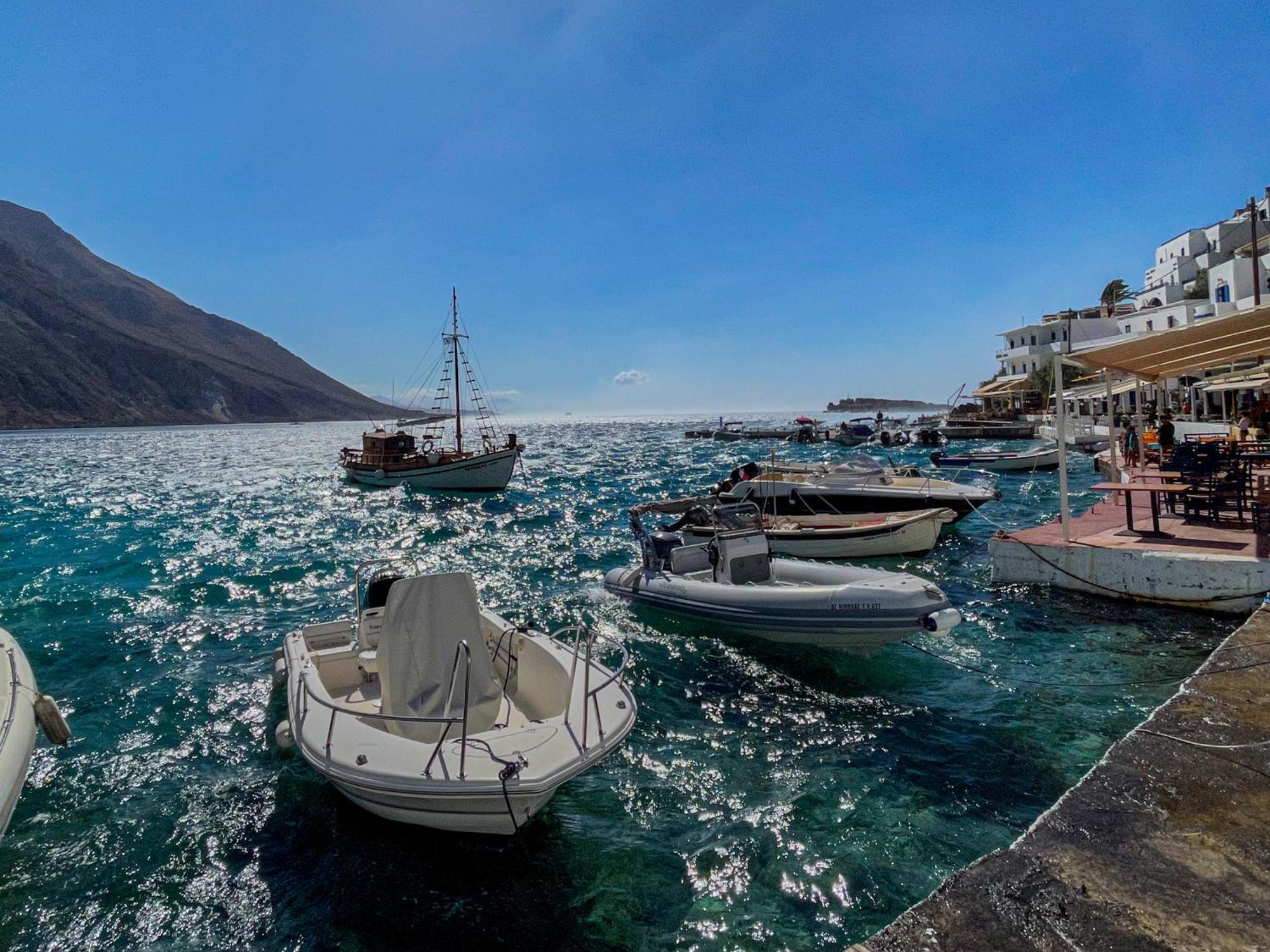 The Blue House Hotel Loutro Exterior photo
