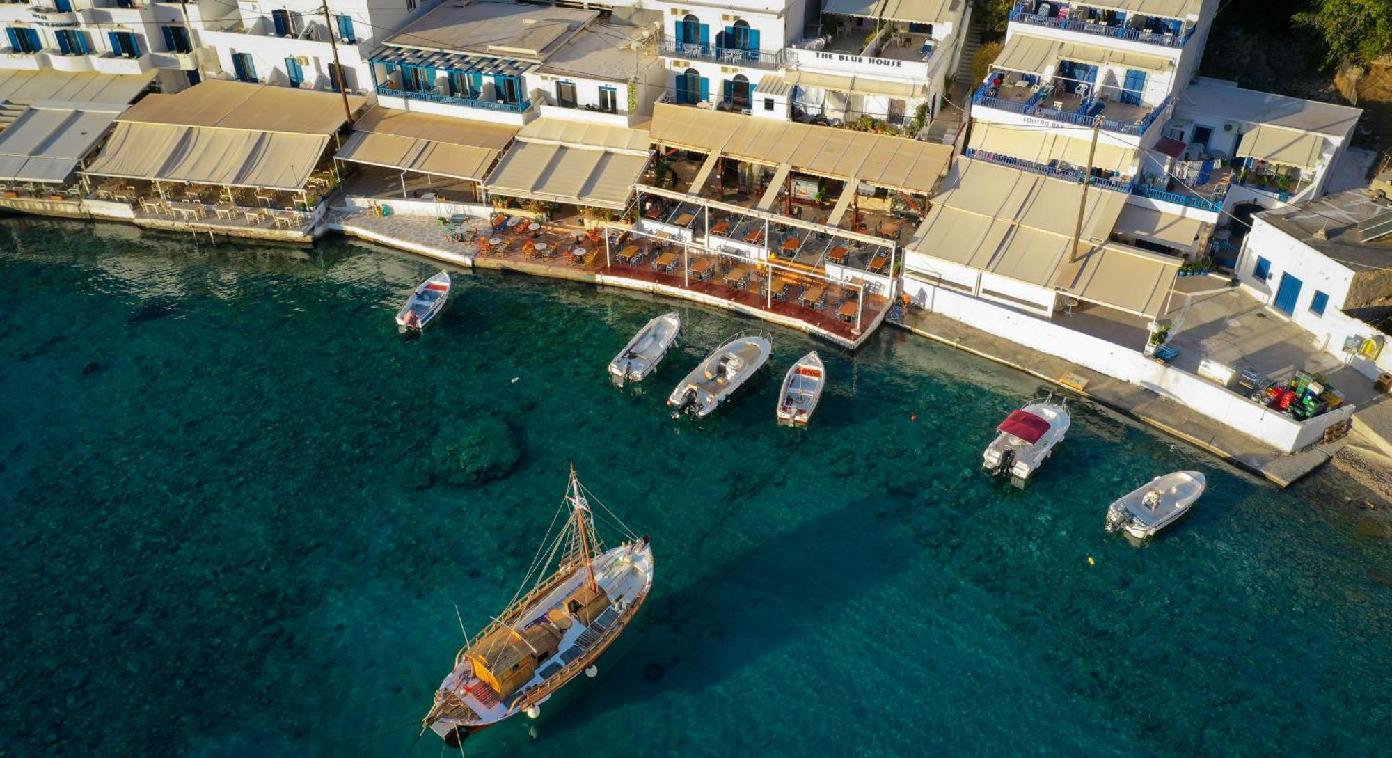 The Blue House Hotel Loutro Exterior photo